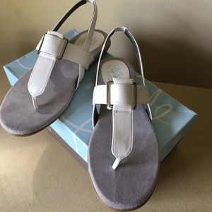 NEW Life Stride Soft System Flex Sandals, US 7.5 W
